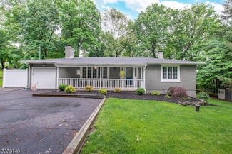 123 Fairmount Ave, Chester, NJ 07930