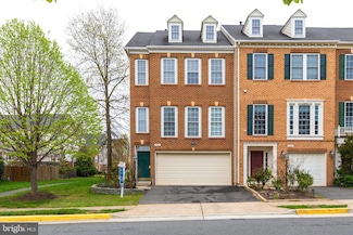 12691 Heron Ridge Dr, Fairfax, VA 22030