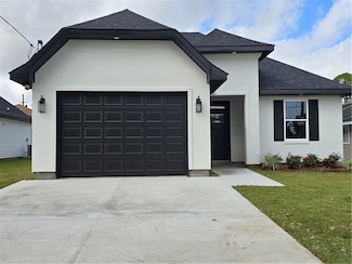 101 Carolyn Dr, Destrehan, LA 70047