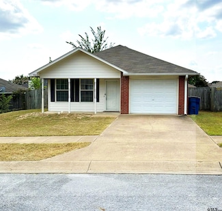 1110 Woodlands Park Dr, Lindale, TX 75771