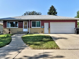 1406 N 19th St, Bismarck, ND 58501