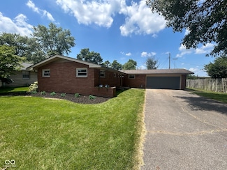 2692 Meadowlark Ln, Columbus, IN 47201