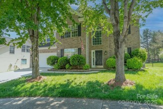 3712 Autumn Gold Ct, Charlotte, NC 28278