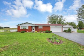4239 N Graham Rd, Whiteland, IN 46184