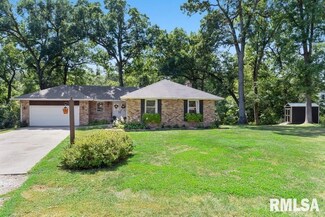 1918 Terrace Ct, Davenport, IA 52802