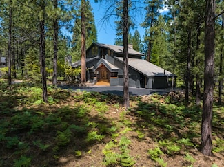 13452 Foin Follette Unit GM 300, Black Butte Ranch, OR 97759