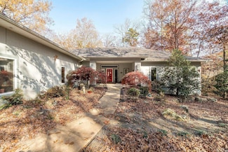 3 Delgado Ln, Hot Springs Village, AR 71909