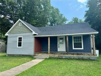 108 Mccarty St, Muncie, IL 61857