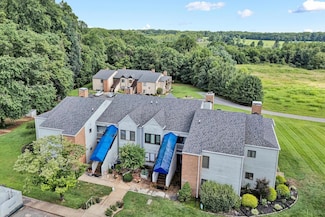 101 Manor Dr, Forest, VA 24551
