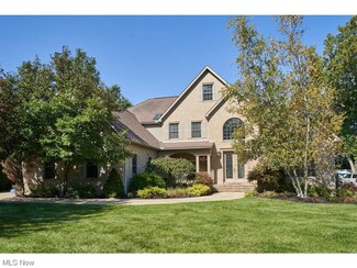 348 Spyglass Dr, Akron, OH 44333
