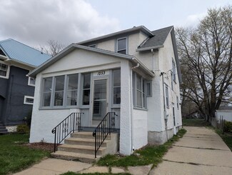 1253 S Walnut Ave, Freeport, IL 61032