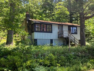 93 Lakeview Rd, Boothbay Harbor, ME 04538