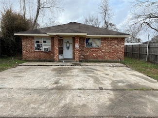 829 Canfield St, Liberty, TX 77575