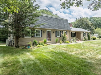 16 Tall Timber Dr, Wilbraham, MA 01095