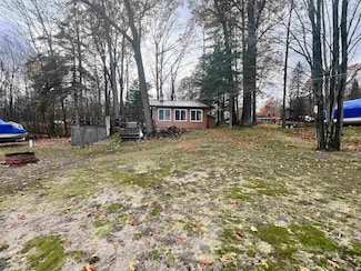 5006 Lake Point St, Harrison, MI 48625