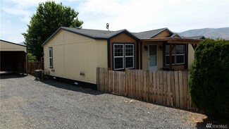 411 Spring Cir SW, Mattawa, WA 99349