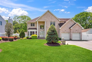 4 Millennium Ct, Bohemia, NY 11716