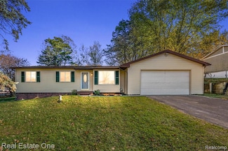 9600 Yale Ave, Clarkston, MI 48348