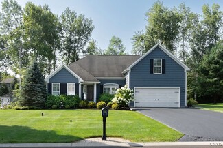 3192 Greenleafe Dr, Phoenix, NY 13135