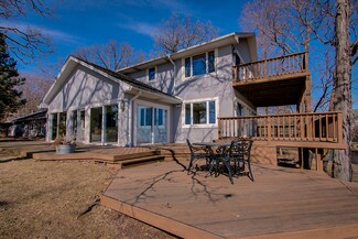 26765 N Oakdale Ln, Mundelein, IL 60060