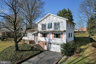 1207 Hillcrest Rd, Akron, PA 17501