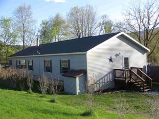 61 Post Dr, Pownal, VT 05261