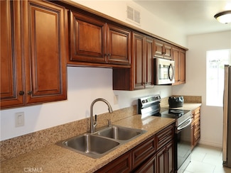 8055 Canby Ave Unit 5, Reseda, CA 91335