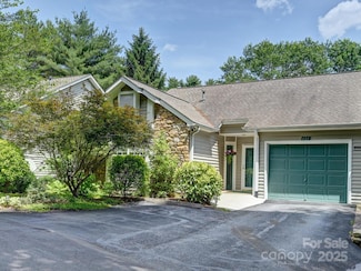 621 E Park Place, Hendersonville, NC 28791