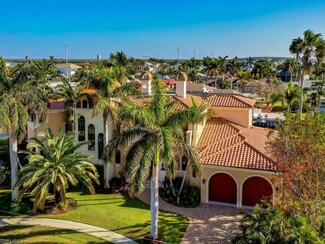 867 Chestnut Ct, Marco Island, FL 34145