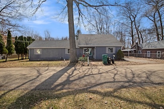 1093 Orchard Dr, Marshall, MI 49068