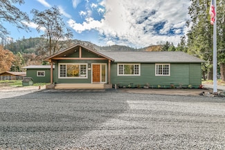 753 Rogue River Hwy, Gold Hill, OR 97525