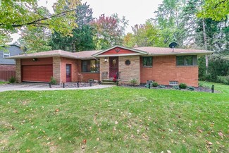 1315 Valley Park Dr, Broadview Heights, OH 44147