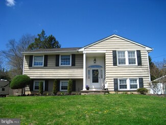 6 Academy Dr, Stratford, NJ 08084