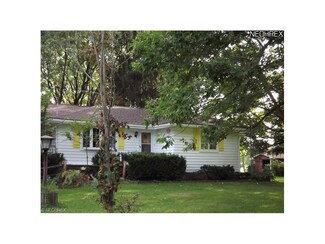 9502 Wolfe Rd, Windham, OH 44288