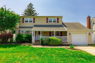 30 Jean Dr, North Babylon, NY 11703
