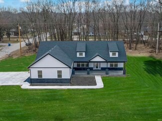 2036 Hickory St SW, Demotte, IN 46310