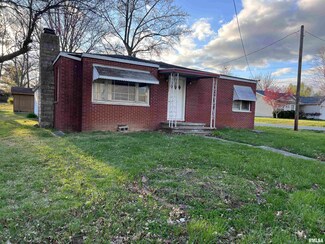924 N Almond St, Carbondale, IL 62901