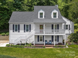 181 Junaluska Oaks Dr, Waynesville, NC 28786