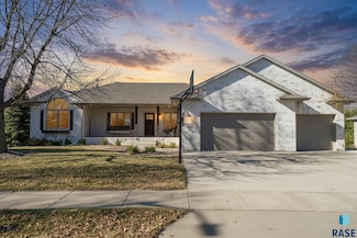 6313 S Heatherridge Ave, Sioux Falls, SD 57108