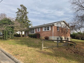 470 N 8th St, Wytheville, VA 24382