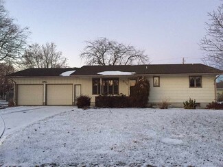 208 Elm St, Moundridge, KS 67107