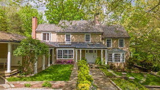 467 Laurel Rd, New Canaan, CT 06840