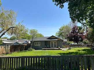 189 Ohio St, Ashland, OR 97520