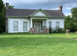 215 & 213 Paris St, Ladonia, TX 75449