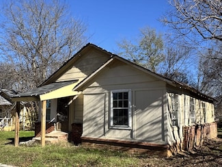 1501 N Moore Ave, Tyler, TX 75702