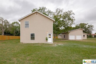417 Yubadam St, Edna, TX 77957