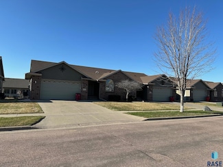 2631 E Whisper Trail, Sioux Falls, SD 57108