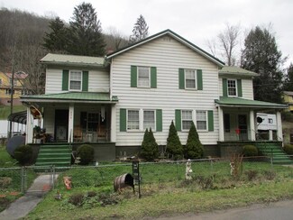 438 Steam Engine Dr, Keystone, WV 24868