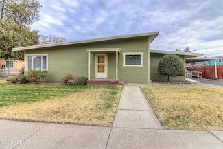 806 Madison Ave, Toppenish, WA 98948