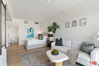 10700 Tabor St Unit 205, Los Angeles, CA 90034